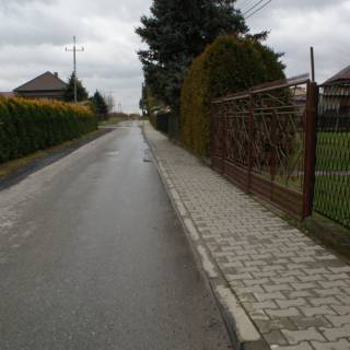 Kształtowanie przestrzeni publicznej poprzez remont chodników dla pieszych na ul. Bożego Ciała, Świętego Jana i Świętej Katarzyny w miejscowości Spytkowic